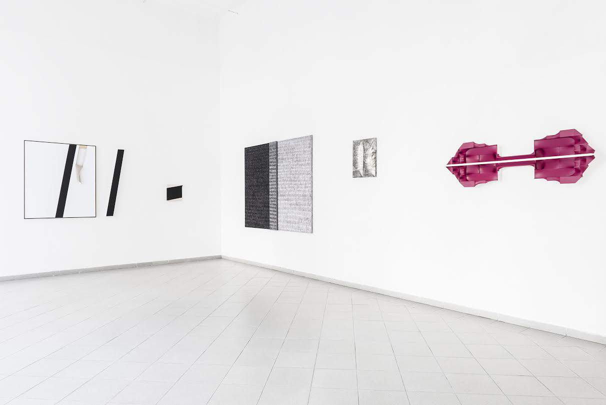 Display view, exhibition “Transitions”, artists: Alicja Gaskon and Árpád Forgó, curator: Tomasz Piars, Platan Gallery, March 2016, Budapest