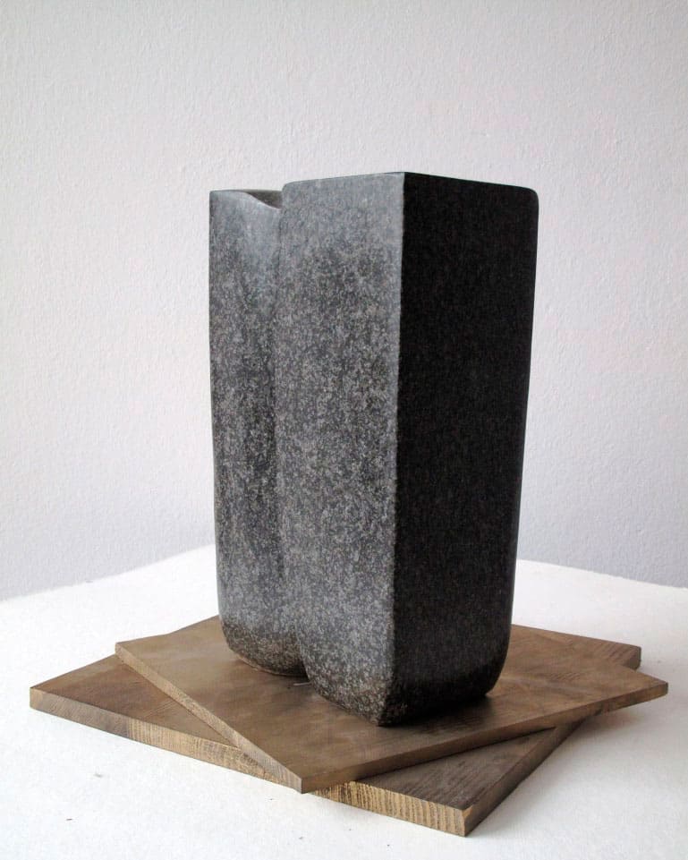 Magdalena Więcek, Dialogue with a stone (IV), 1981, marble, wooden basis, 43 x 20 x 12 cm, courtesy of Magdalena Więcek Estate