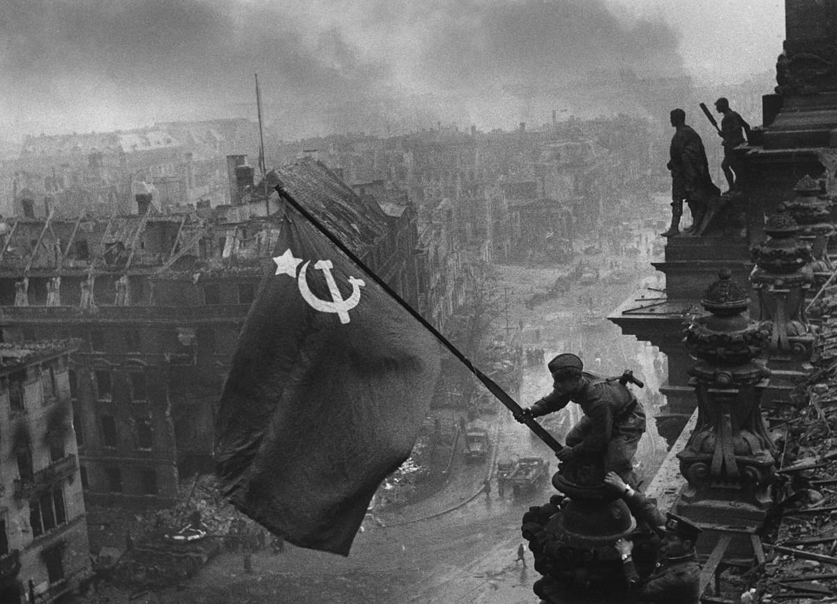 Yevgeny Khaldei, Raising the Flag over the Reichstag, Berlin, 1945