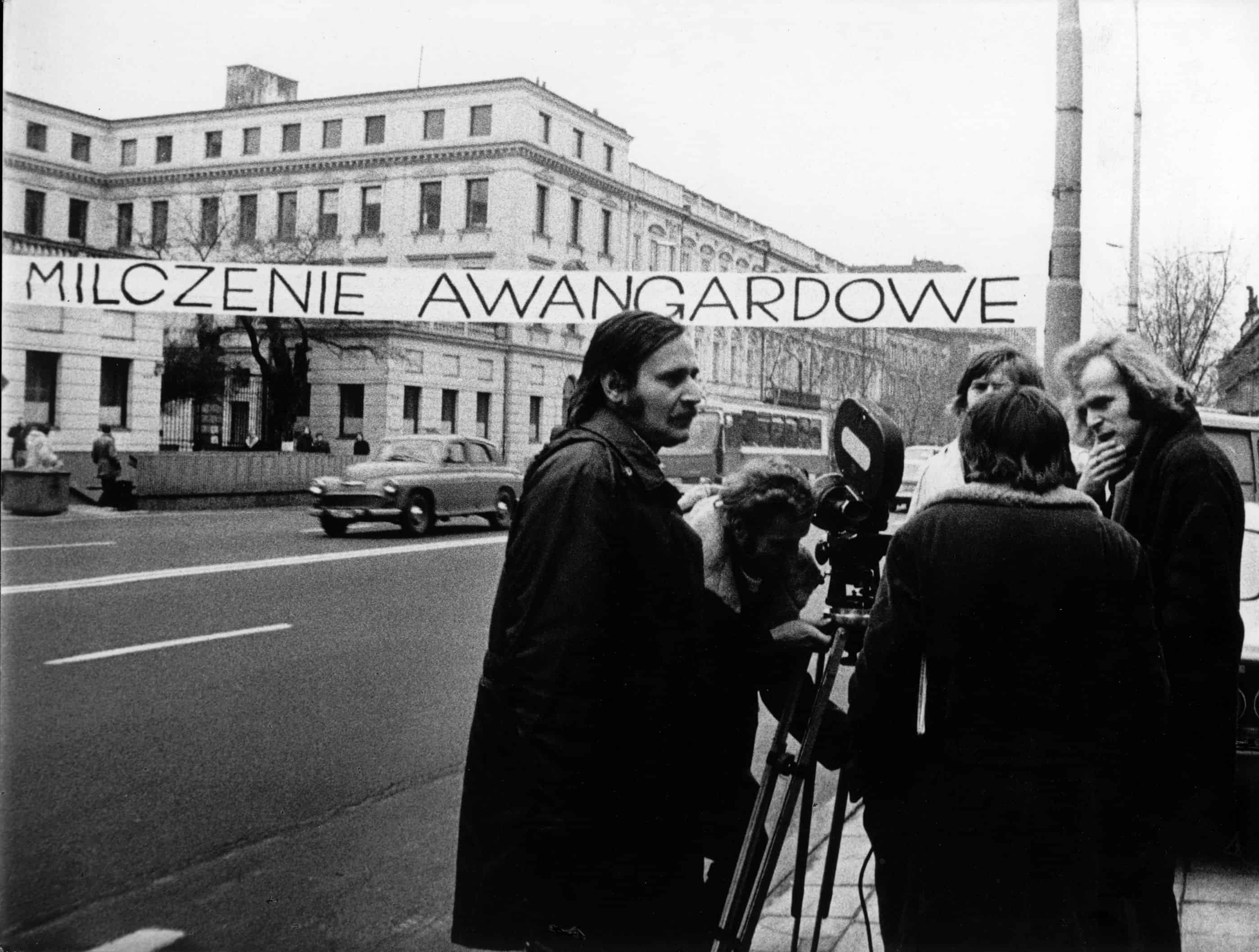 Andrzej Partum, “Avant-garde Silence,” working screenshot from “Living Gallery” by J. Robakowski, 1975