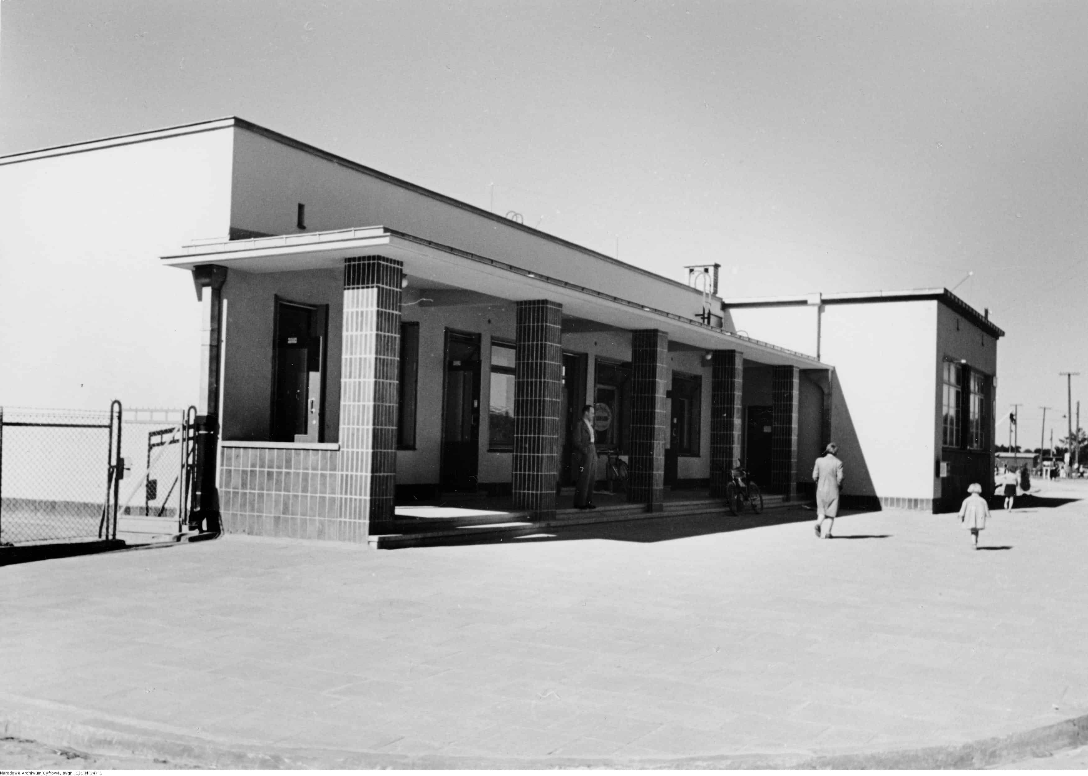 Stalowa Wola, shop pavilion, before 1939, from National Digital Archives collection