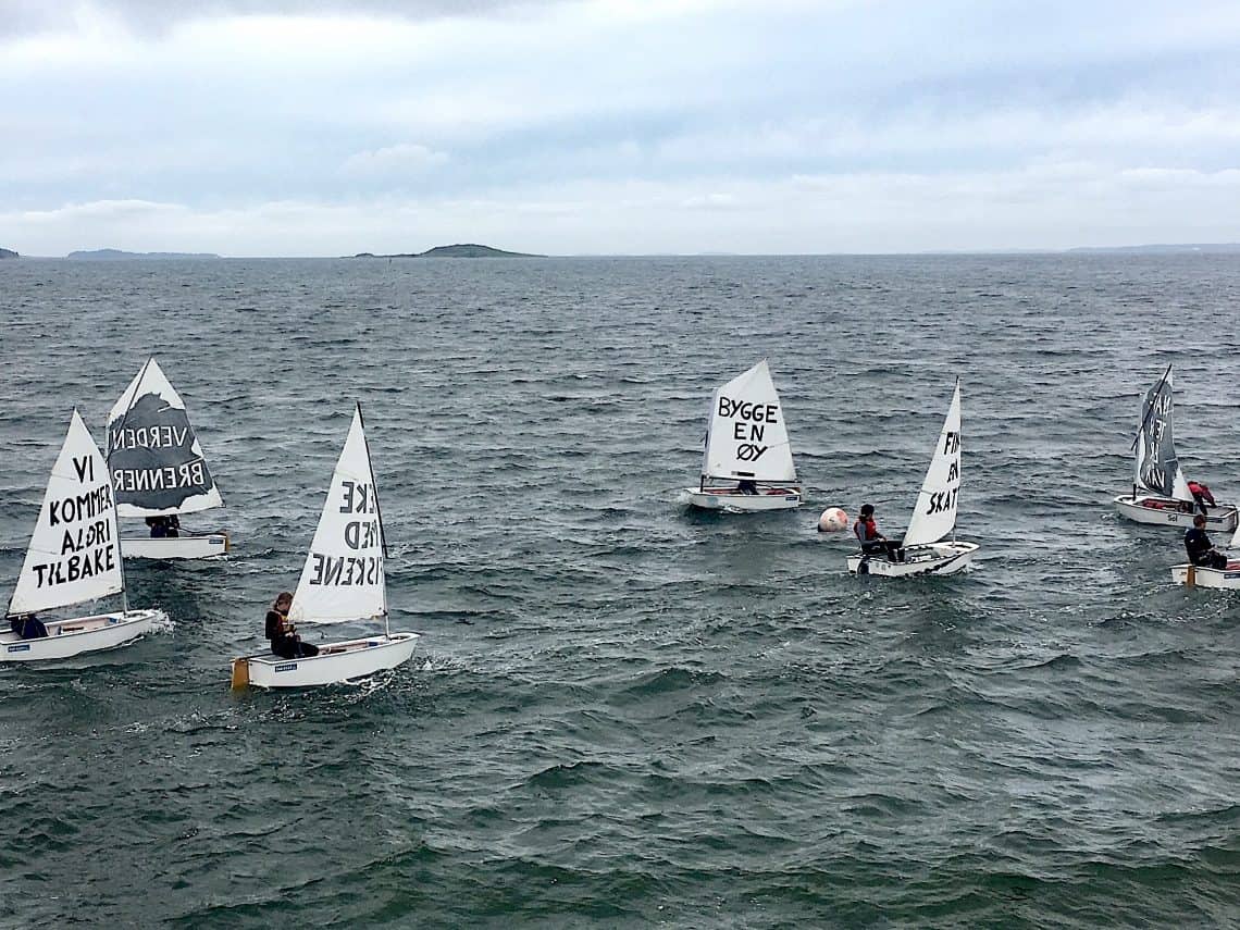 Pauline Fondevila, "The Promise by the Sea", performance at the Oslo Fjord