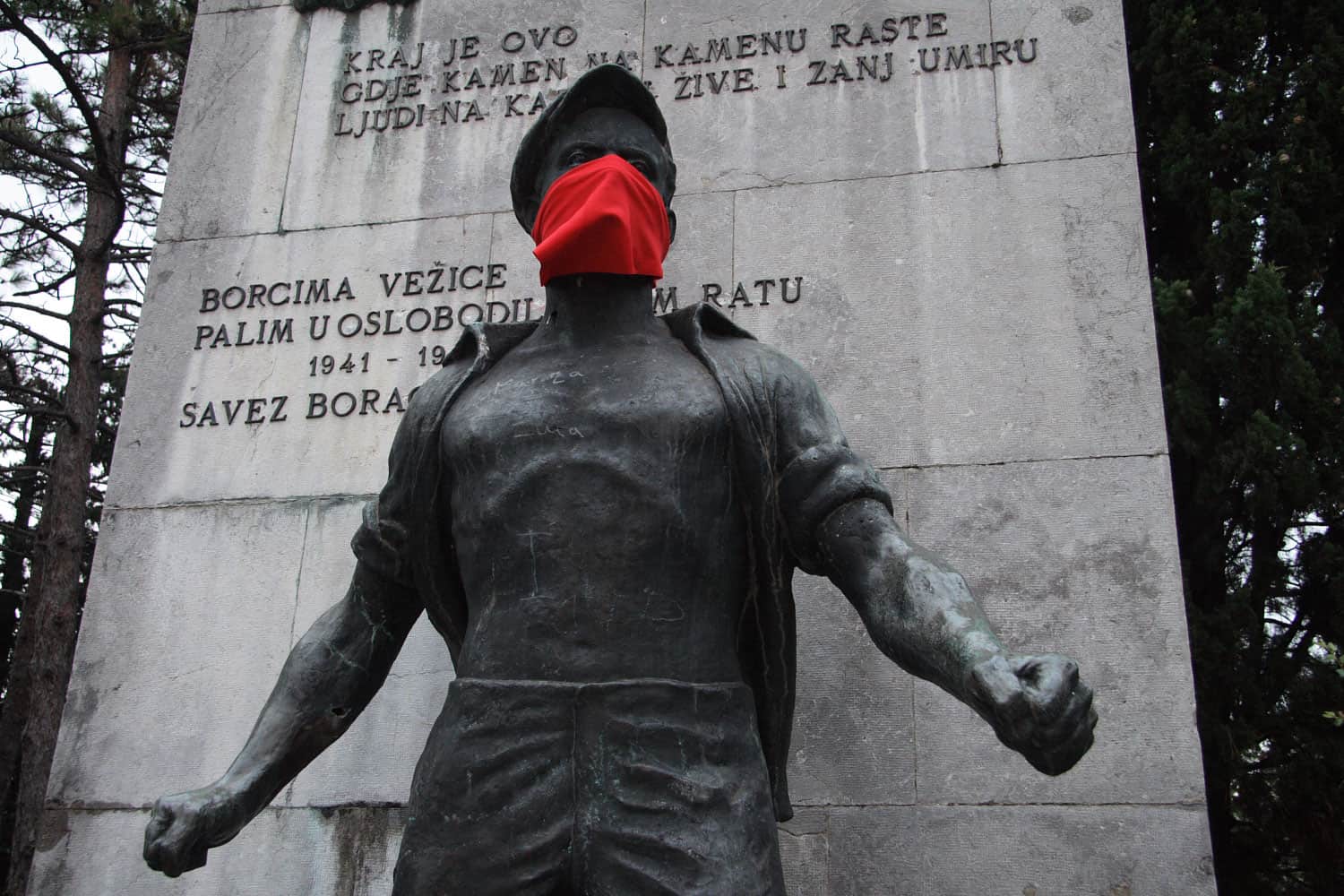 Igor Grubić, 366 Liberation Rituals, Scarves and Monuments