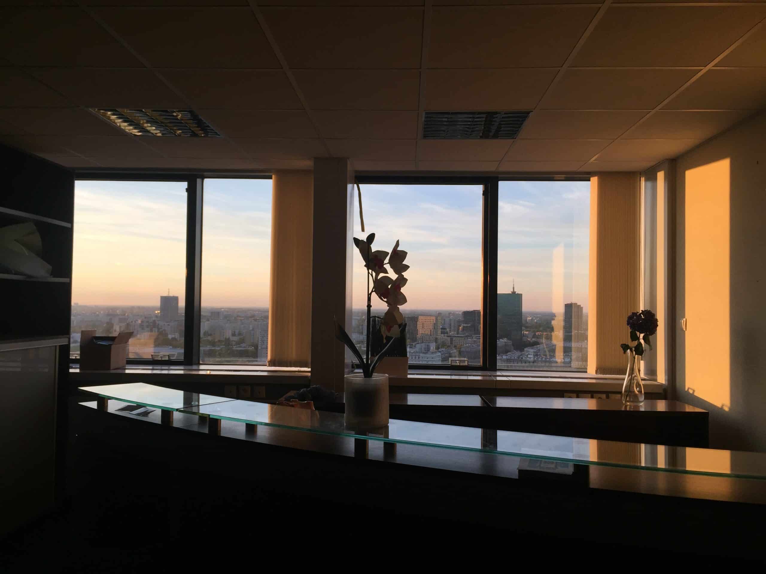 exhibition in the offices in the Blue Skyscraper located at Plac Bankowy in Warsaw, photo by Matosek-Niezgoda