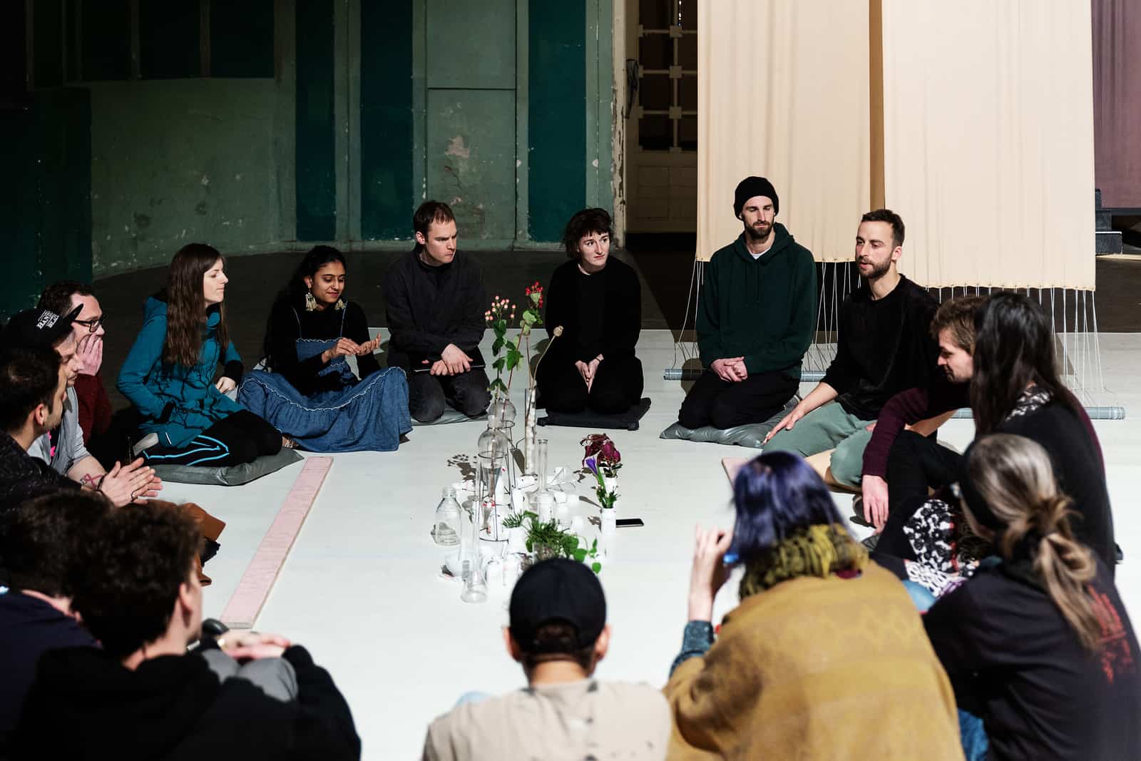 An Ongoing Song_Post performance conversation workshop, Praha, photo by Michaela Skvrnakova