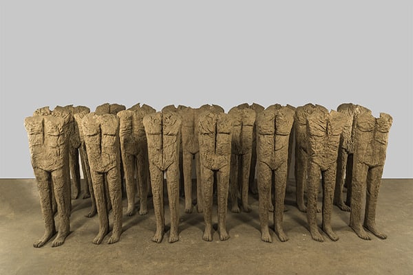 Abakanowicz, Crowd IV, exhibition