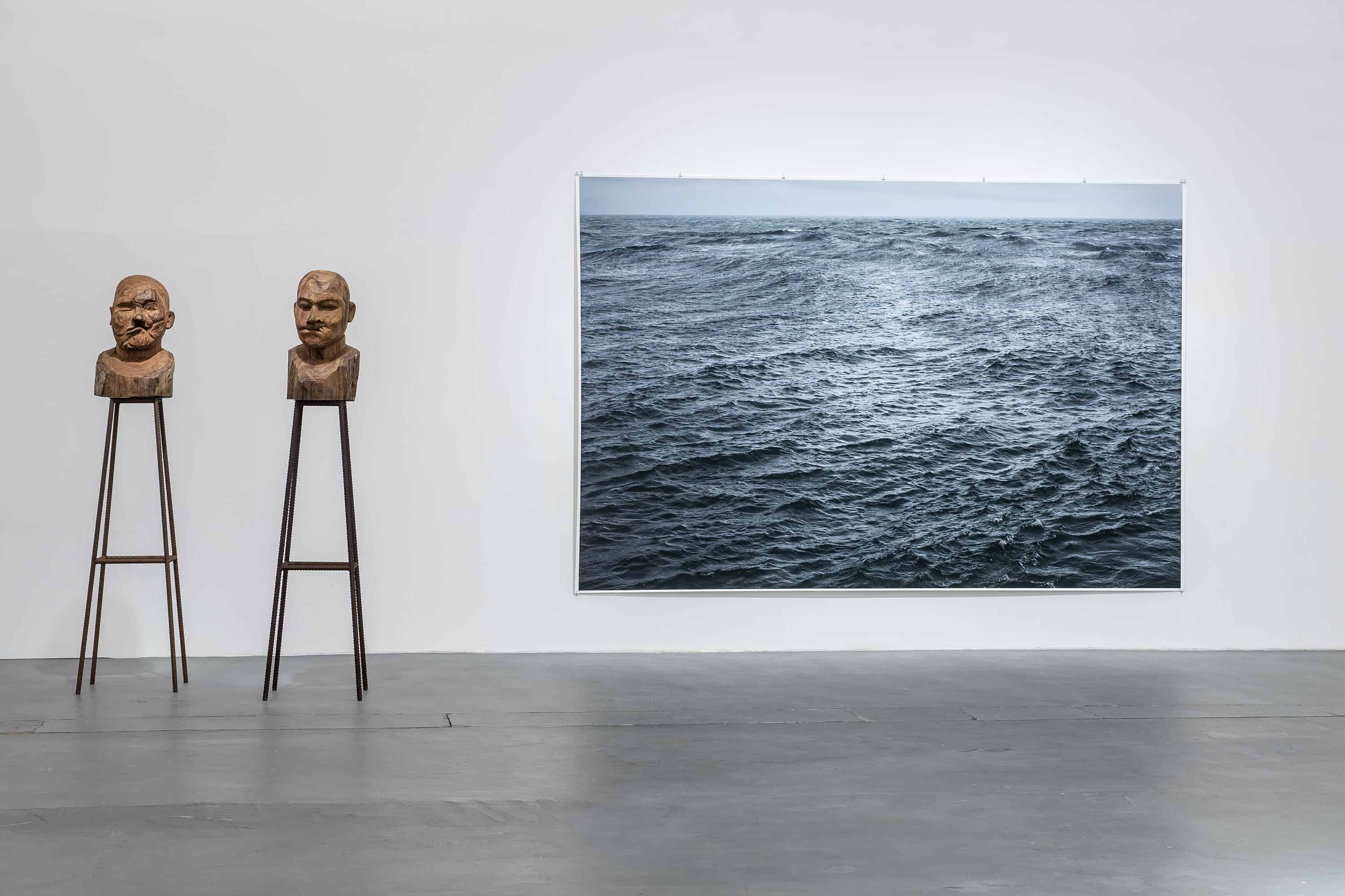 From the left: Kader Attia, “Culture, Another Nature Repaired”, sculpture/object, 2014; Wolfgang Tillmans, “The State We’re In”, A, inkjet print, 2015; photo: Wojciech Pacewicz