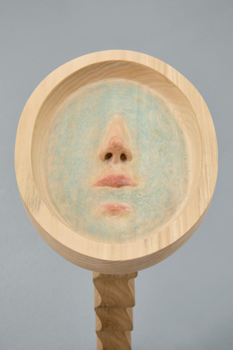 Eliška Konečná, Fountaine, 2023, linden wood, 94 x 26 x 30