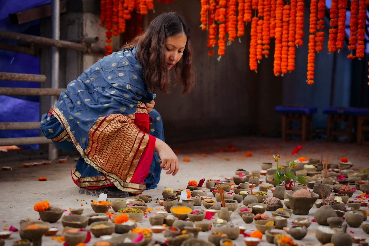 Charwei TSAI In collaboration with the community of Licchavi House, Kathmandu, Nepal Ancient Desires - One Taste 2024 A set of 1000 ceramic offering vessels made in Nepal Dimensions variable Commissioned by Licchavi House, Kathmandu, Nepal.