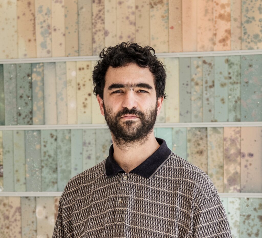 Adolfo Bimer, portrait. Courtesy of the artist and Rodriguez Foundation