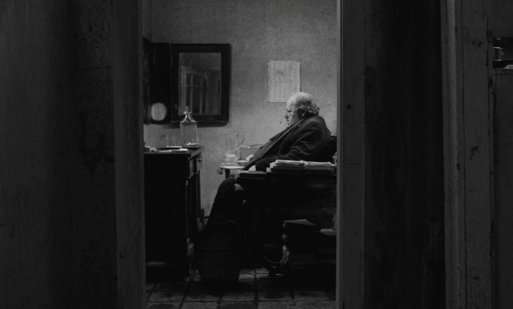 Sátántangó, 1994, dir. Béla Tarr. Courtesy of Arbelos Films.