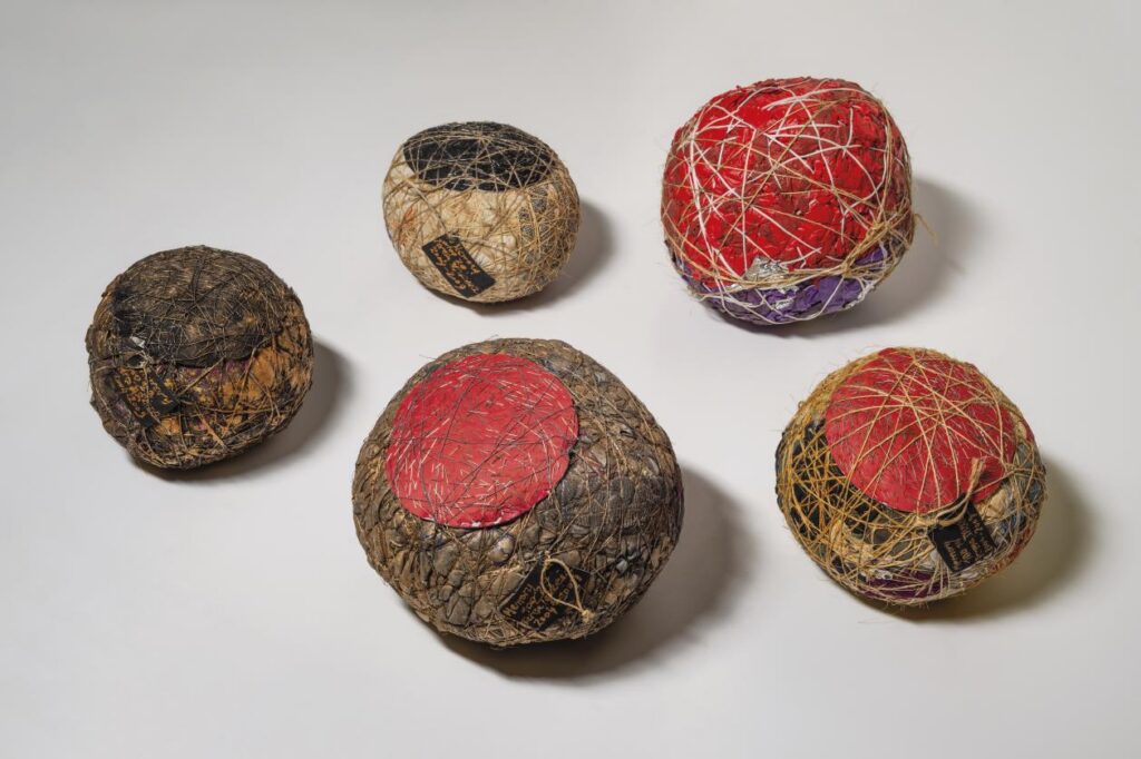 Memory 100, 2004–2009, pins, hempen rope, fabric, sponge, acrylic, various sizes=