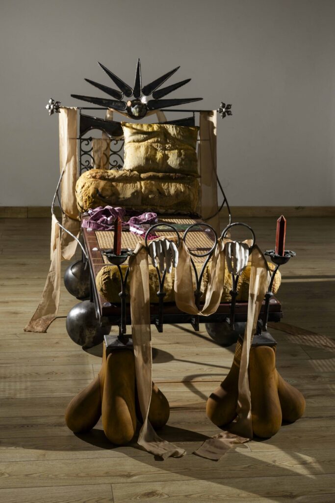 Nils Alix-Tabeling, Heliogabalus’ Daybed, photo by Filip Preis. Courtesy of BWA Wrocław