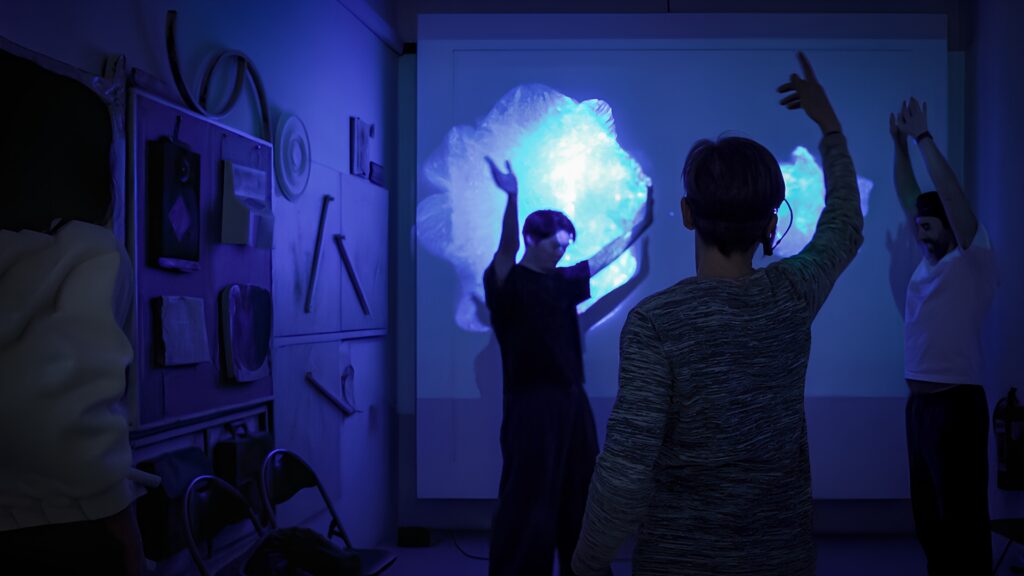 Ash Xu, Participatory Brainwave Meditation, The London Group Annual (2026), Photo by Zhen Wang. Courtesy of the artist