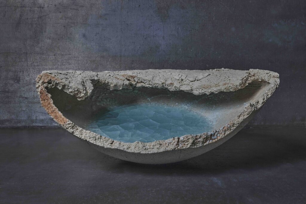 Machiko Ogawa, Sans Etre (2025), porcelain with silica and feldspar, sand and frit glaze. Courtesy of the artist and Galerie Frank Elbaz. Photograph by Tadayuki Minamoto