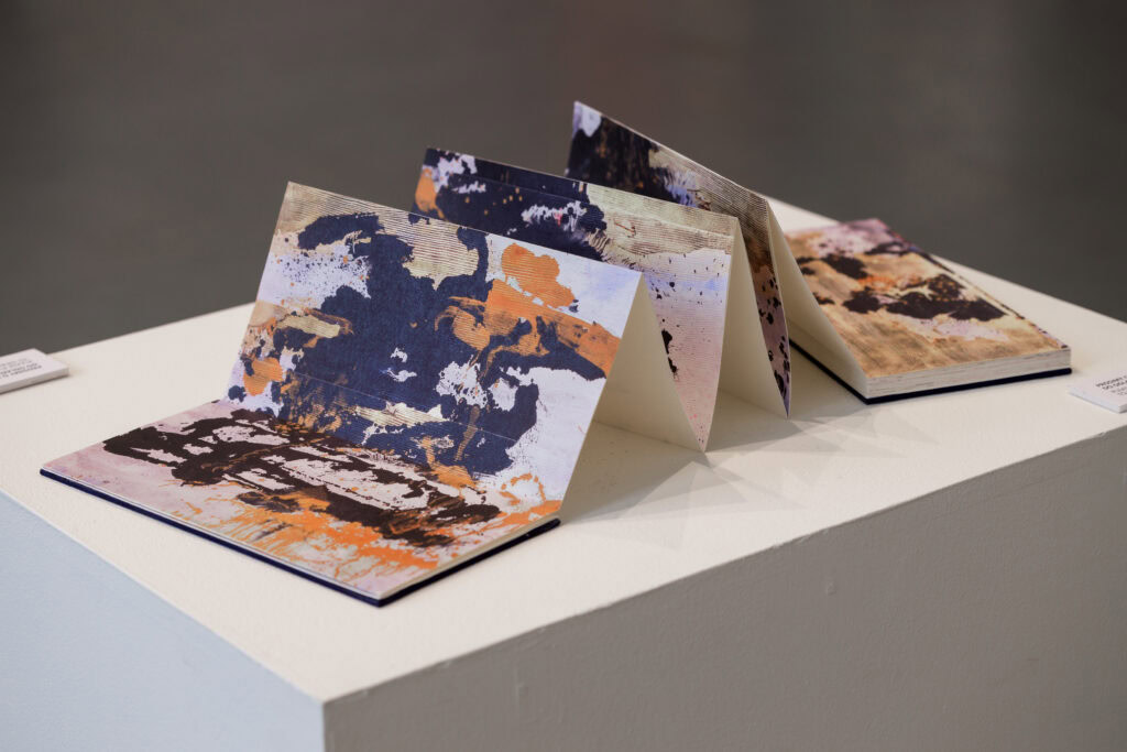 "国建 ā á ǎ à KENBO" exhibition view, Trafostacja Sztuki in Szczecin. Photo by Andrzej Golc