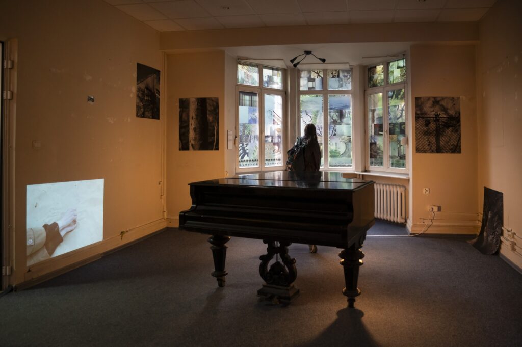 W Ramach Sopotu Photo Festival 2026, Opening of the exhibition "Z WIDOKIEM NA" at Westerplatte 16, 4.09.2026. Photo by Anna Bobrowska