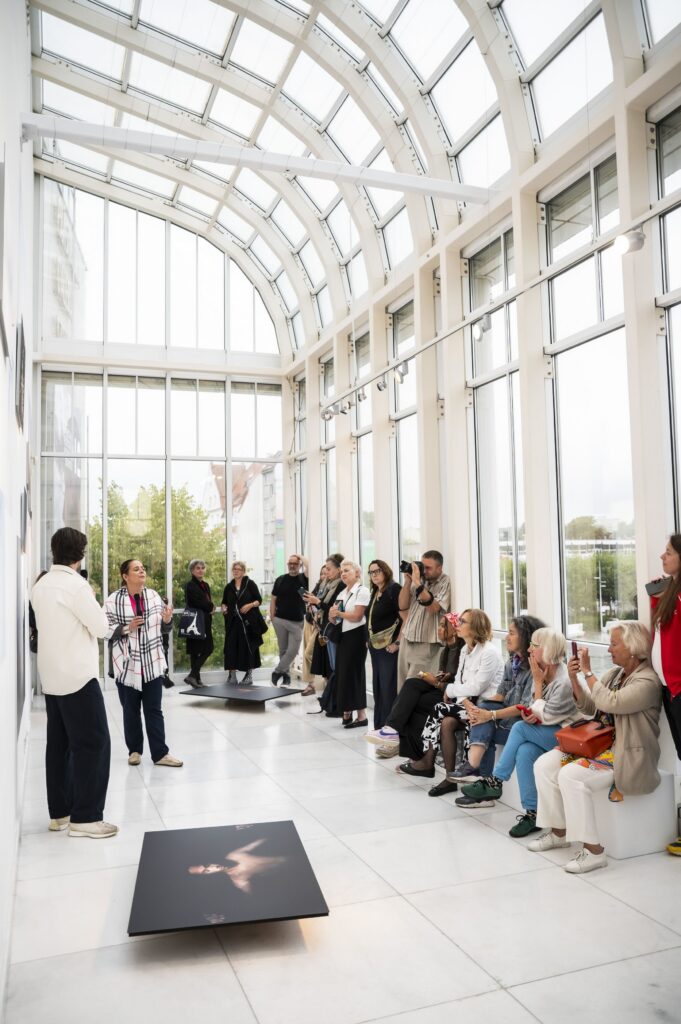 W Ramach Sopotu Photo Festival 2026, curatorial guided tour of the exhibition _Shape of Stories. French Photography_ at PGS Sopot, 4.09.2026. Photo by Anna Bobrowska