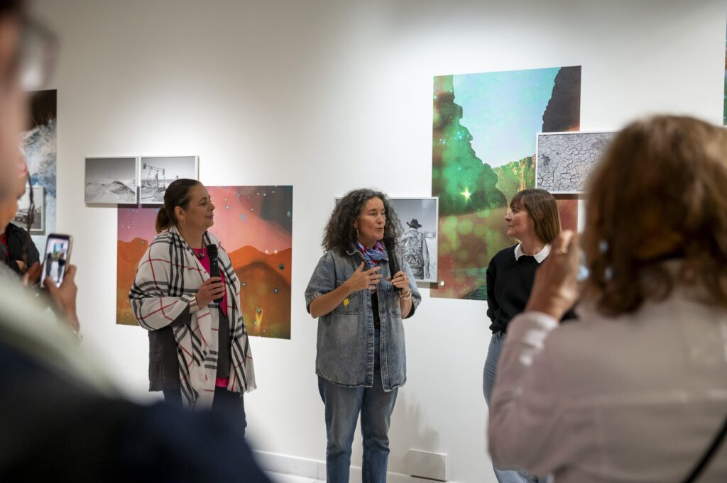 W Ramach Sopotu Photo Festival 2026, curatorial guided tour of the exhibition _Shape of Stories. French Photography_ at PGS Sopot, 4.09.2026. Photo by Anna Bobrowska.