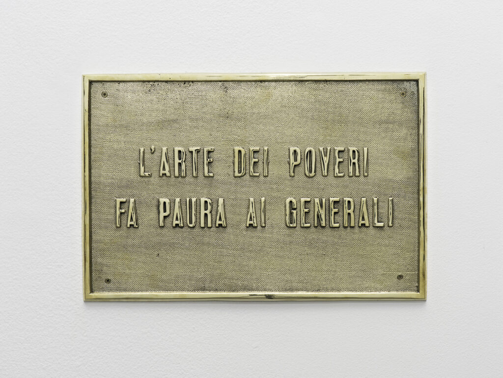 Ivan Grilo, L'arte dei poveri fa paura ai generali, 2015, Bronze, 30x45 cm. Photo: Ivan Grilo. Courtesy of the artist and Société Interludio